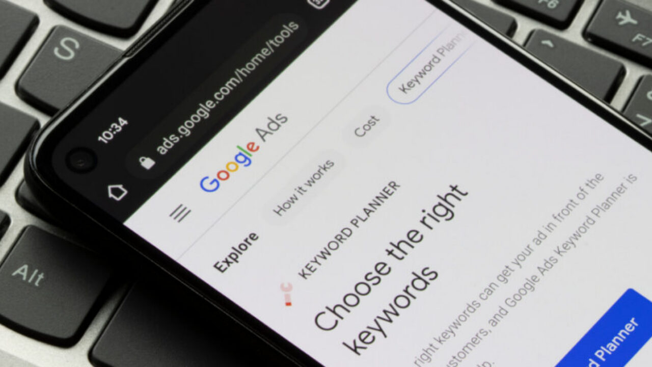 Pozycjonowanie czy Google Ads – co wybrać dla sklepu?